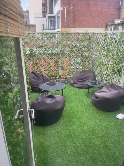 Spacious 2 Bedroom Apartment In The Heart Of Soho. London Exterior photo