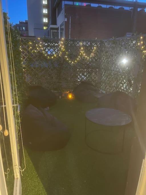 Spacious 2 Bedroom Apartment In The Heart Of Soho. London Exterior photo