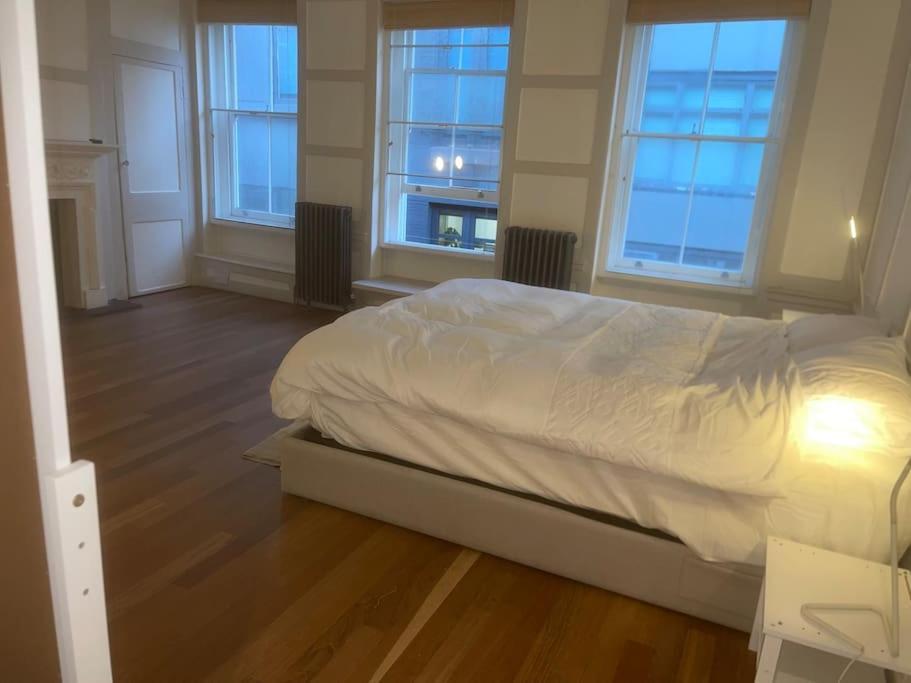 Spacious 2 Bedroom Apartment In The Heart Of Soho. London Exterior photo