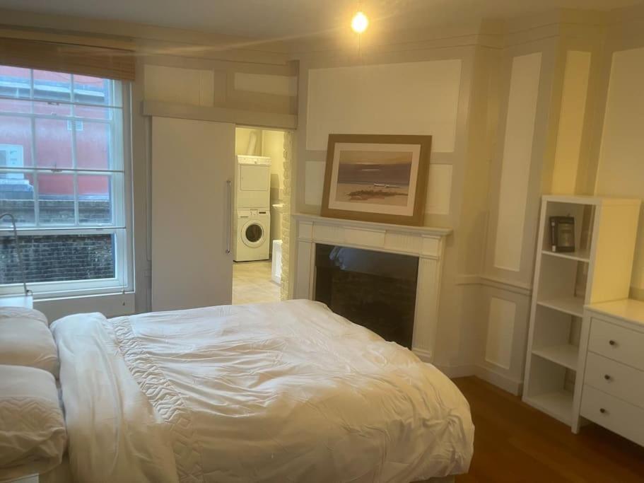 Spacious 2 Bedroom Apartment In The Heart Of Soho. London Exterior photo