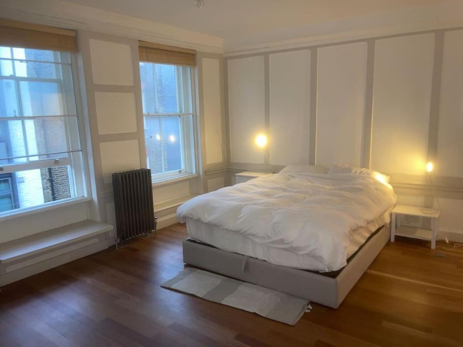 Spacious 2 Bedroom Apartment In The Heart Of Soho. London Exterior photo