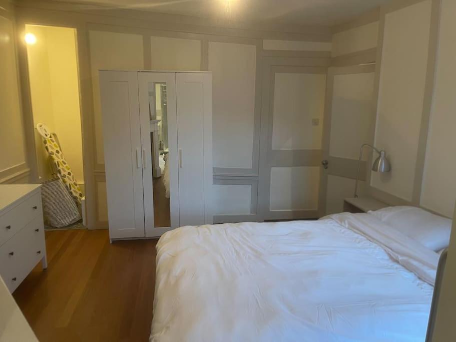 Spacious 2 Bedroom Apartment In The Heart Of Soho. London Exterior photo