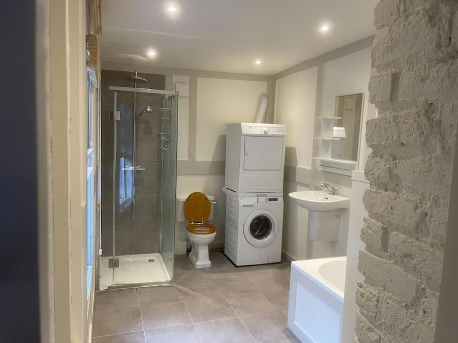 Spacious 2 Bedroom Apartment In The Heart Of Soho. London Exterior photo